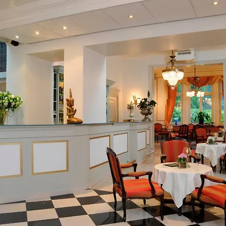 فندق Kasteel Wurfeld 4*